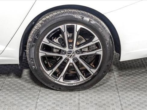 Used 2024 Volkswagen Jetta Sport FWD image 35