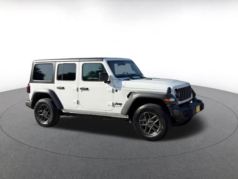 Used 2025 Jeep Wrangler Unlimited Sport AWD/4WD image 2