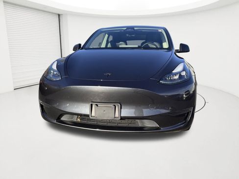 Used 2024 Tesla Model Y Long Range image 8