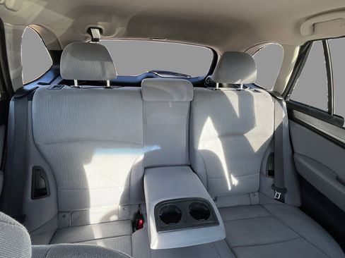 Used 2019 Subaru Outback 2.5i Premium image 13