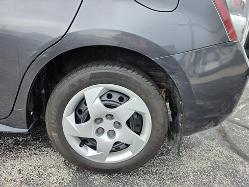 Used 2009 Pontiac Vibe w/ Preferred Package FWD image 12