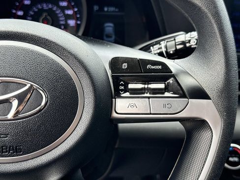 Used 2023 Hyundai Elantra SEL FWD image 29
