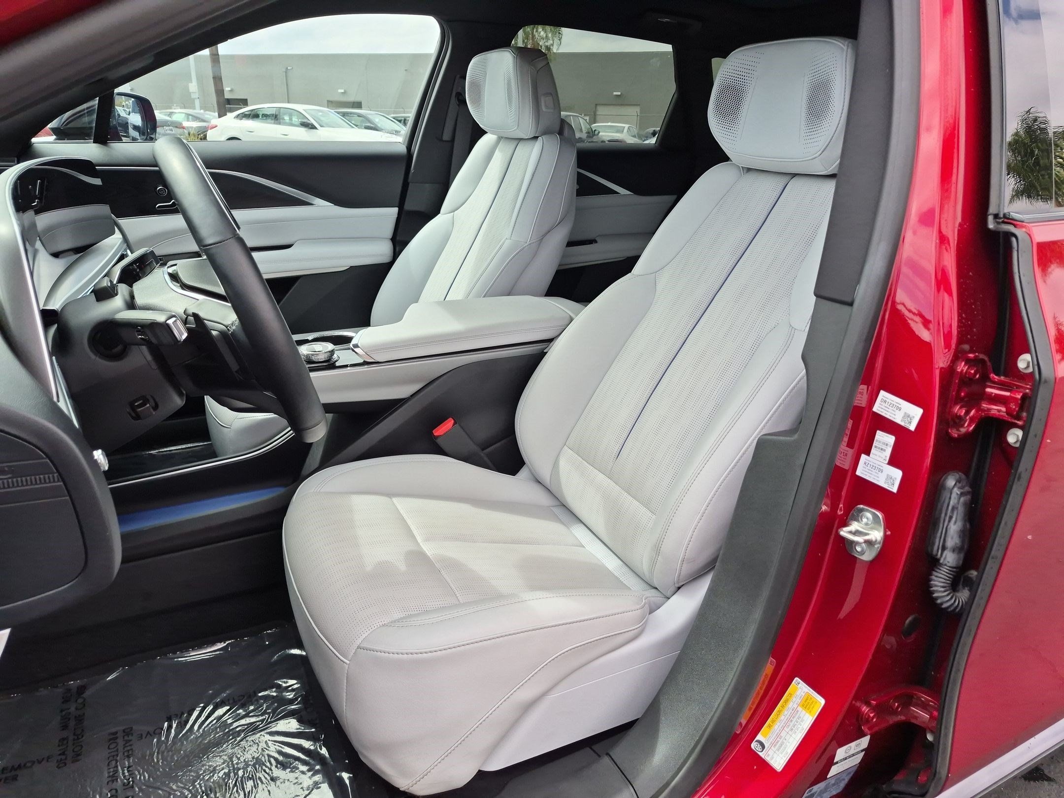 Used 2024 Cadillac Lyriq Sport RWD image 16