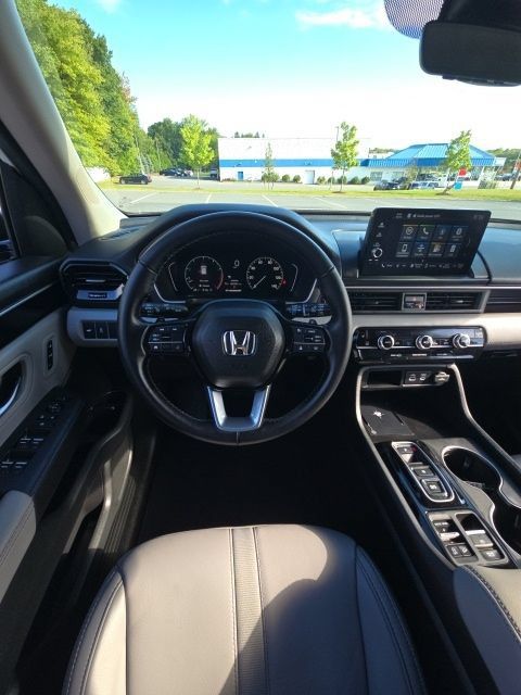 Used 2025 Honda Pilot EX-L image 27