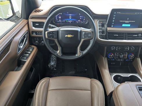 Used 2023 Chevrolet Tahoe High Country w/ Premium Package 2 AWD/4WD image 16
