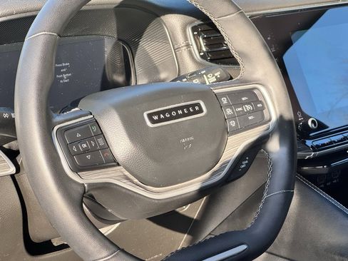 Used 2022 Jeep Wagoneer Series II image 16
