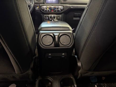 Used 2021 Jeep Wrangler Unlimited Sport image 24