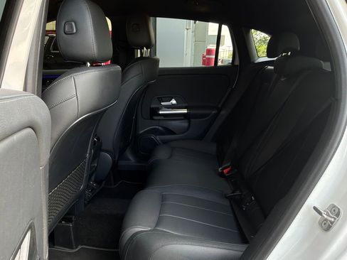 Used 2025 Mercedes-Benz GLA 250 image 12