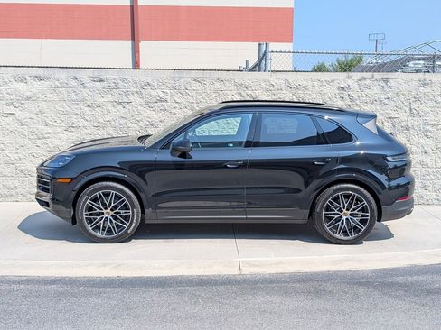 Certified 2025 Porsche Cayenne image 2