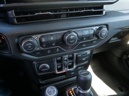 New 2026 Jeep Gladiator Sport AWD/4WD image 14