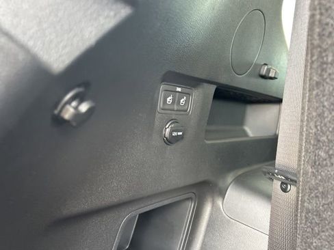 Used 2025 Kia Telluride EX w/ EX Captain's Chair Package AWD/4WD image 12