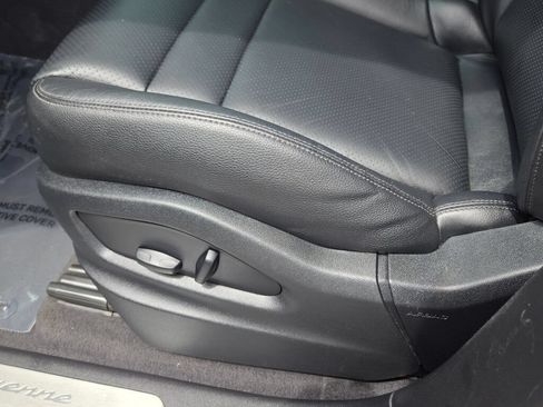 Used 2024 Porsche Cayenne AWD/4WD image 29