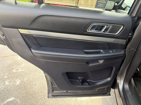 Used 2019 Ford Explorer XLT w/ Equipment Group 202A AWD/4WD image 26