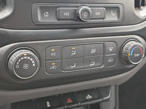 Used 2021 Chevrolet Colorado W/T RWD image 15
