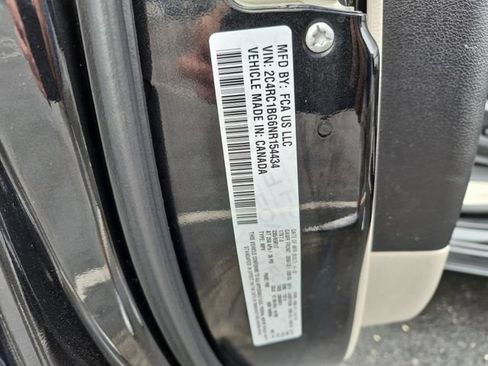 Used 2022 Chrysler Pacifica Touring-L FWD image 32
