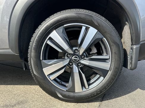Used 2023 Nissan Rogue SL AWD/4WD image 28