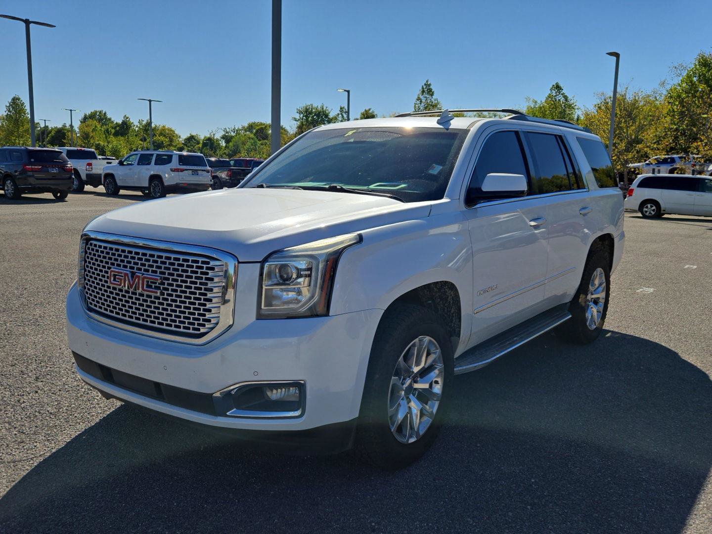 Used 2016 GMC Yukon Denali w/ Open Road Package AWD/4WD image 3