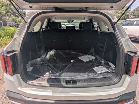 New 2026 Kia Sorento S FWD image 13