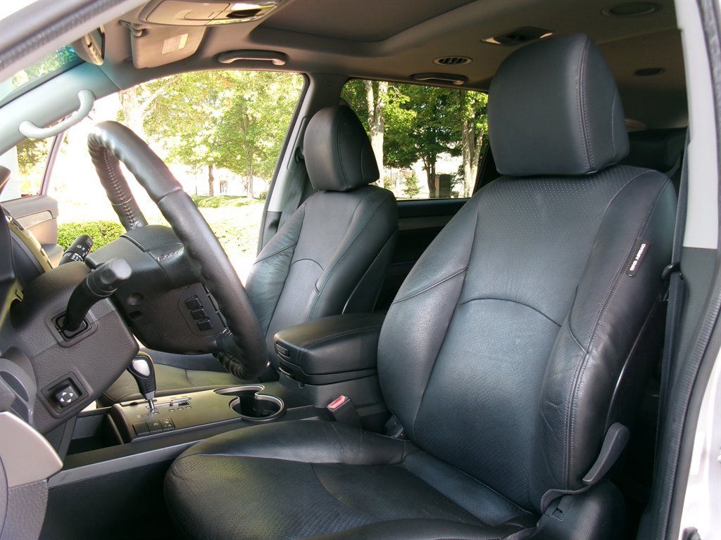 Used 2009 Kia Borrego EX w/ Premium Pkg RWD image 13