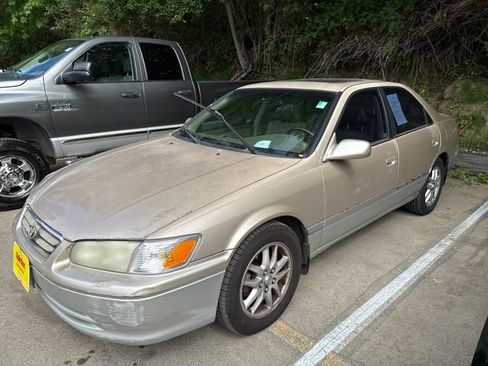 Used 2001 Toyota Camry LE FWD image 3
