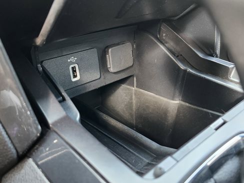 Used 2019 Ford Explorer XLT w/ Equipment Group 202A image 35