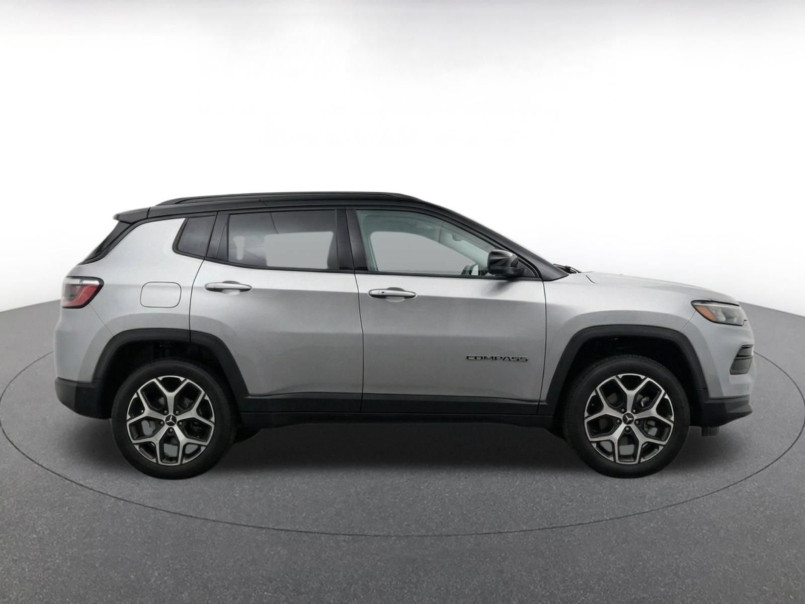 Used 2025 Jeep Compass Limited AWD/4WD image 13