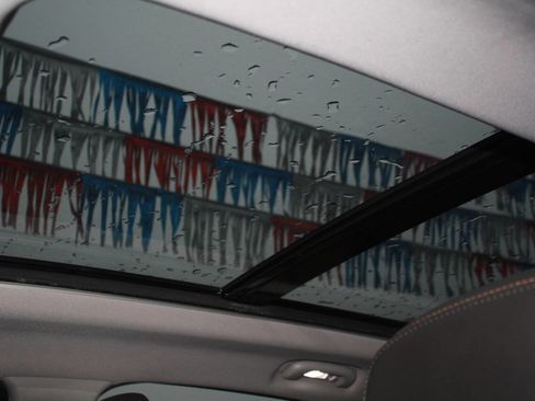 Used 2018 Chevrolet Equinox Premier image 14