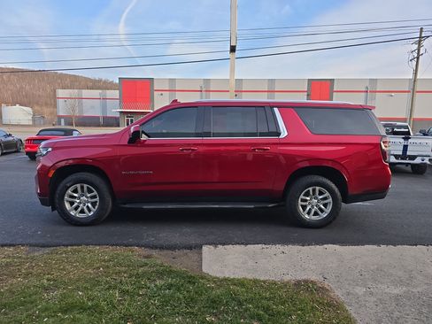 Used 2022 Chevrolet Suburban LS image 7