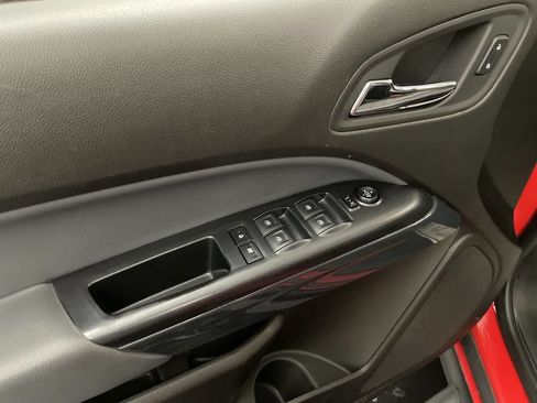 Used 2017 Chevrolet Colorado Z71 AWD/4WD image 16