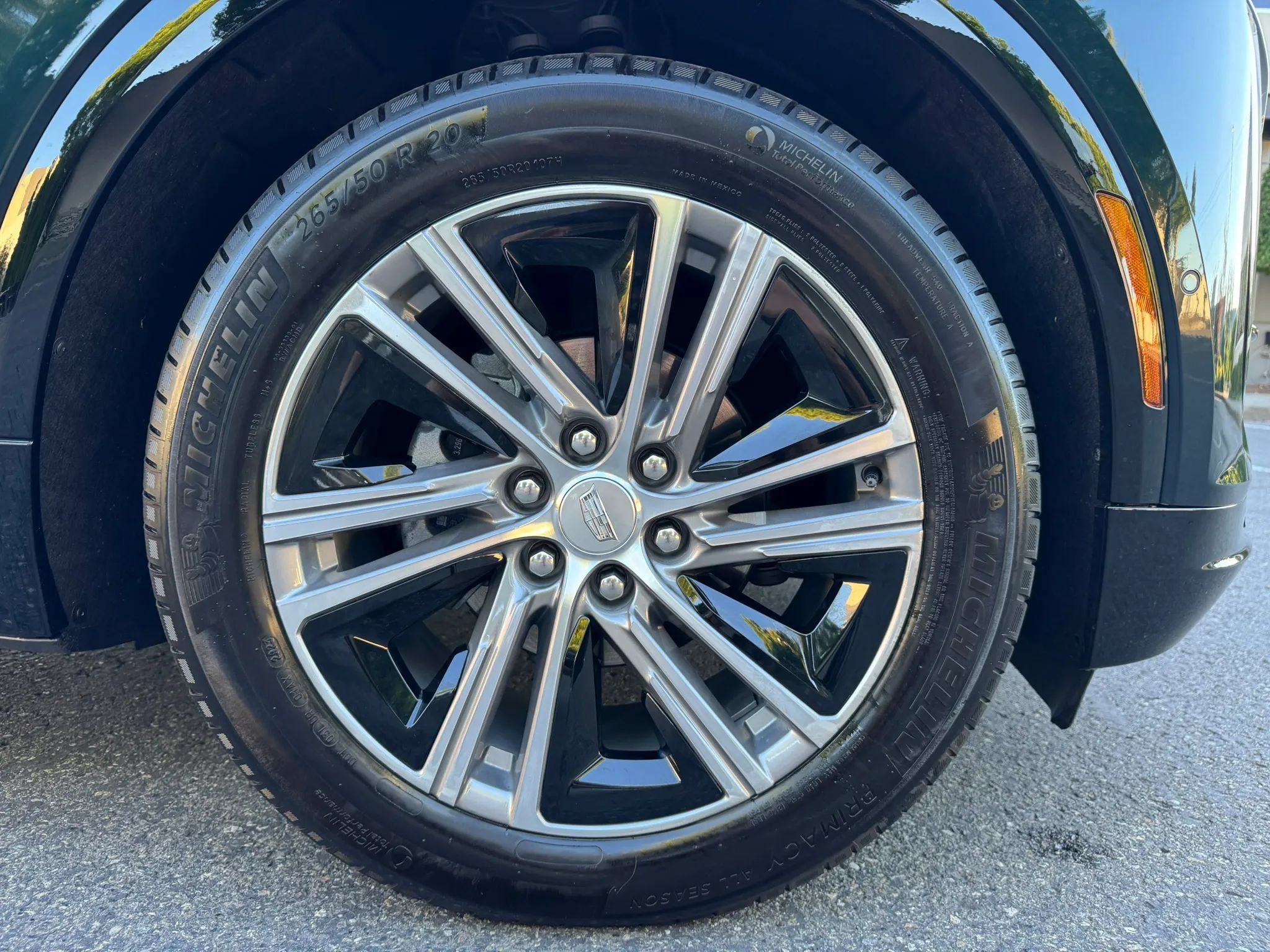 Used 2024 Cadillac Lyriq Luxury AWD/4WD image 18