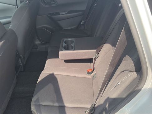 Used 2024 Nissan Rogue S FWD image 11