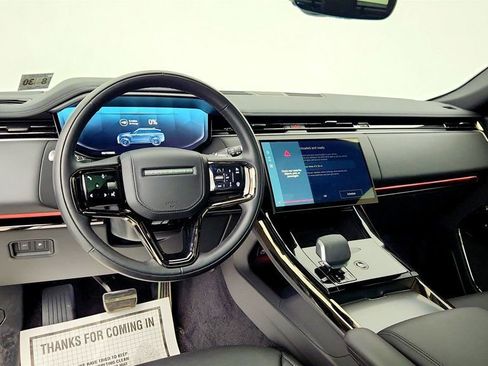 Used 2025 Land Rover Range Rover Sport Dynamic SE image 13