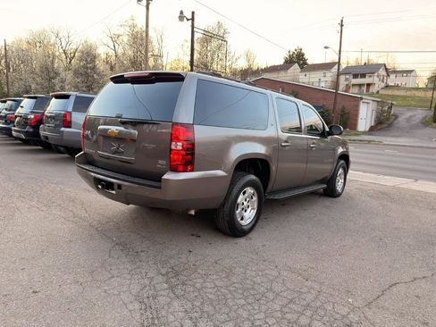 Used 2012 Chevrolet Suburban LT image 5