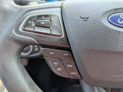 Used 2017 Ford Escape SE FWD image 19