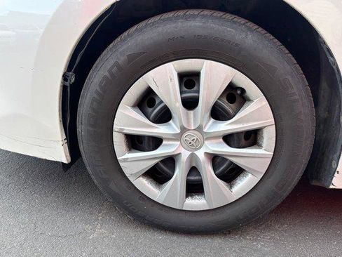 Used 2017 Toyota Corolla LE image 6