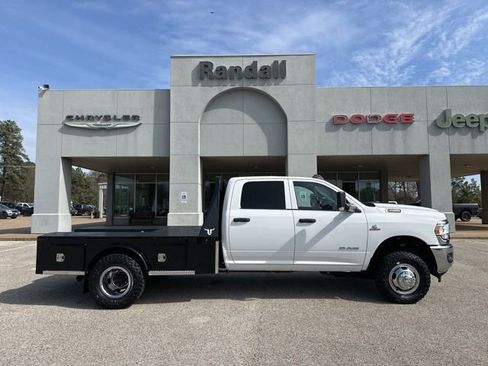 Used 2021 RAM 3500 Tradesman w/ Chrome Appearance Group image 8