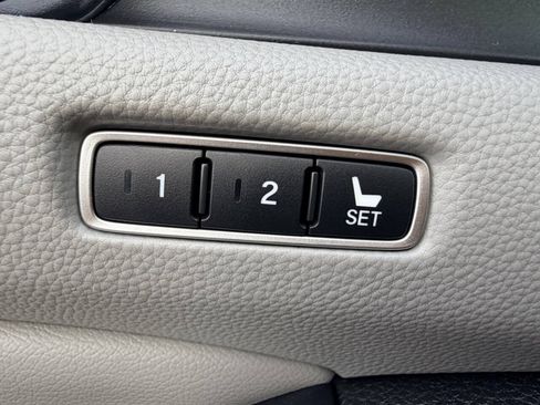 Used 2018 Honda Accord Touring image 24