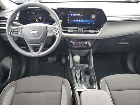 Used 2025 Chevrolet TrailBlazer LT AWD/4WD image 25