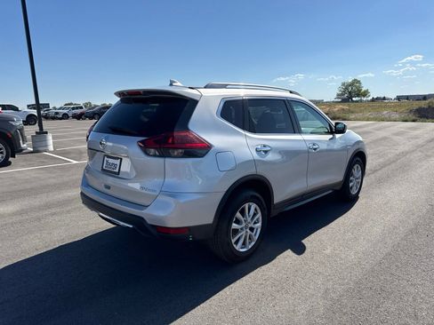 Used 2018 Nissan Rogue SV AWD/4WD image 7