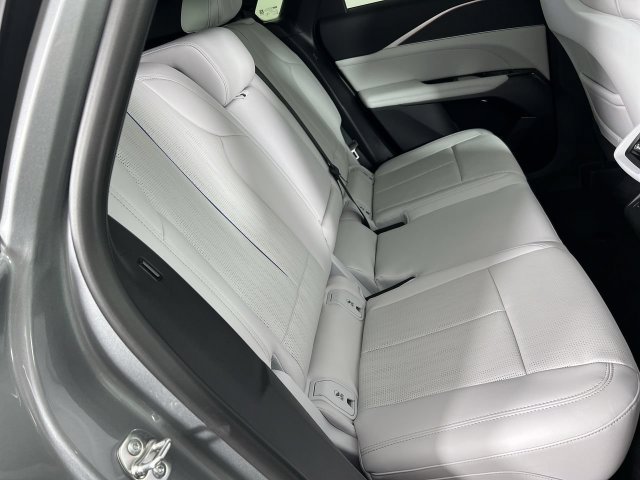 Used 2026 Cadillac Lyriq Sport AWD/4WD image 27