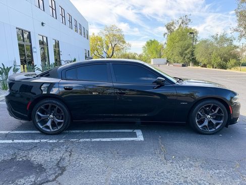 Used 2017 Dodge Charger R/T w/ Plus Group RWD image 14