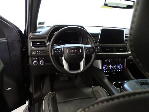 Certified 2023 GMC Yukon SLT w/ SLT Premium Package AWD/4WD image 5