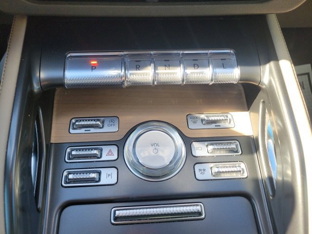 Certified 2025 Lincoln Nautilus Reserve AWD/4WD image 39