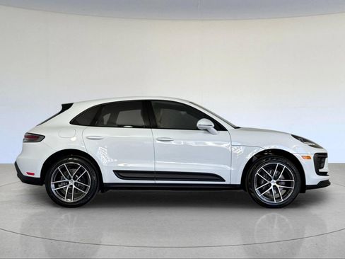 Certified 2026 Porsche Macan AWD/4WD image 9