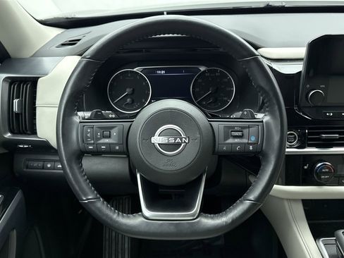 Used 2023 Nissan Pathfinder SL AWD/4WD image 12
