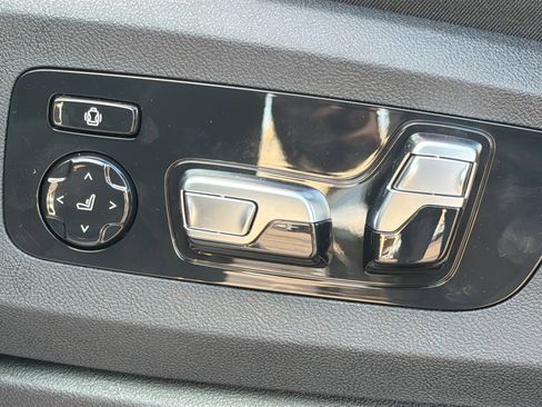 New 2026 BMW X5 xDrive50e w/ Executive Package image 25