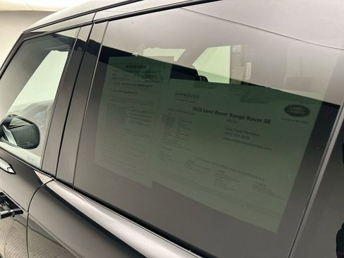Certified 2025 Land Rover Range Rover SE image 32