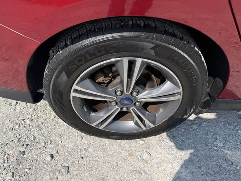 Used 2014 Ford Focus SE w/ SE Sport Package FWD image 25