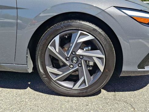 Certified 2024 Hyundai Elantra Limited FWD image 27