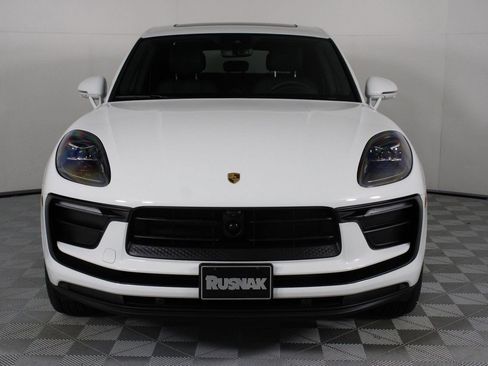 Certified 2026 Porsche Macan AWD/4WD image 10